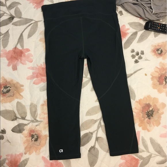 Gap Sculpt High Rise Capri - Picture 2 of 4