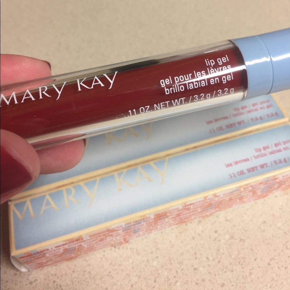 Cherry twist lip gel