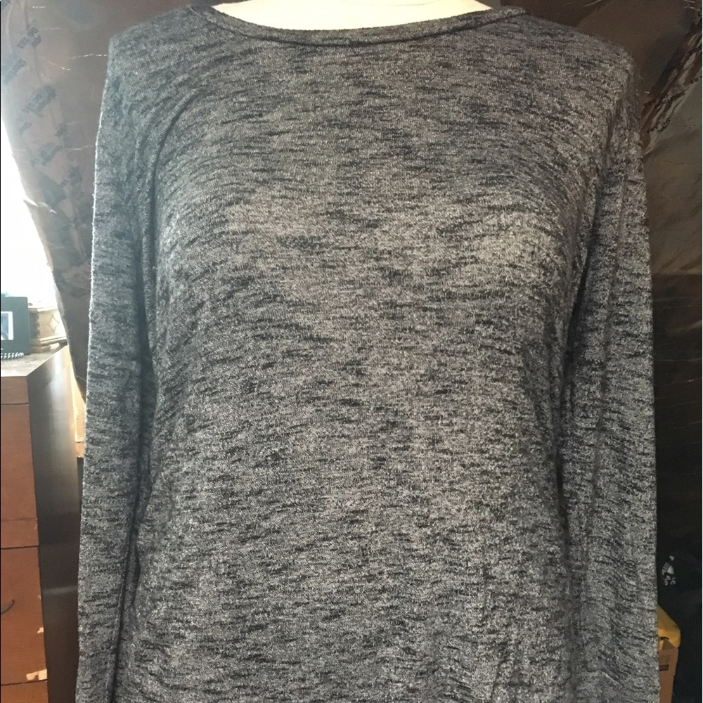 Liz Lange Maternity light weight sweater