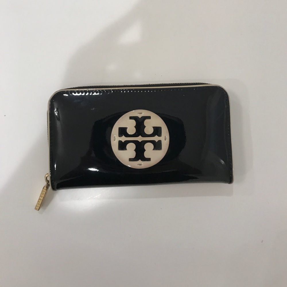 Tory Burch wallet