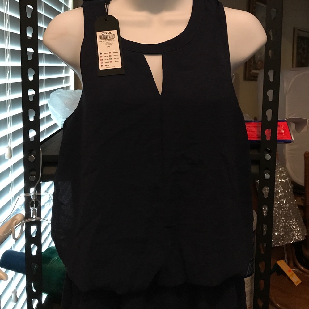 Dress - Picture 2 of 4