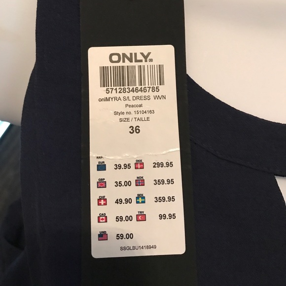 Dress - Picture 3 of 4