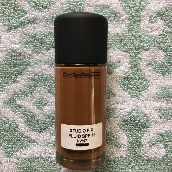 M•A•C Cosmetics Studio Fix Fluid SPF15 - Picture 4 of 6