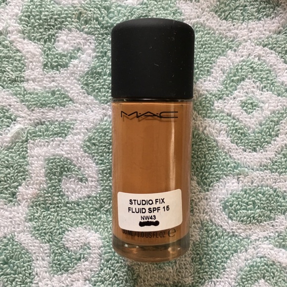 M•A•C Cosmetics Studio Fix Fluid SPF15 - Picture 6 of 6