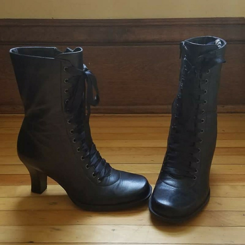 Leather Naturalizer Boots