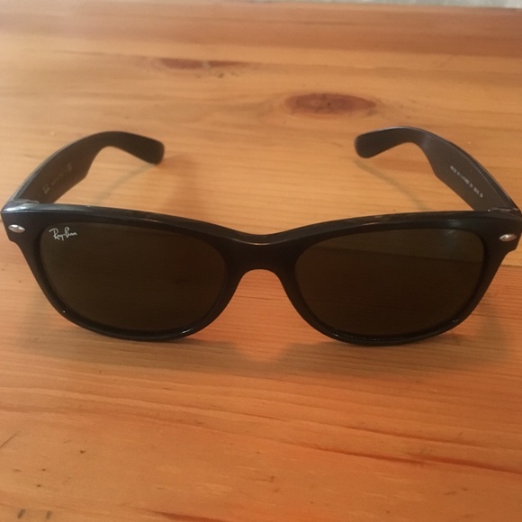 Ray-Ban New Wayfarer Sunglasses - Picture 2 of 6