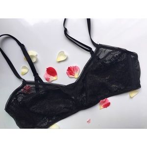 VS Lace Unlined Bra