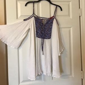 White tunic dress with low back