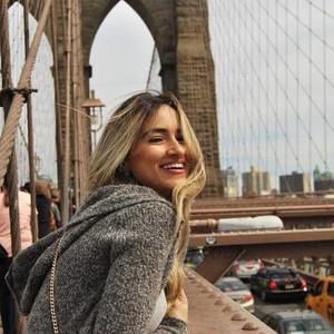 Meet your Posher, Caroline