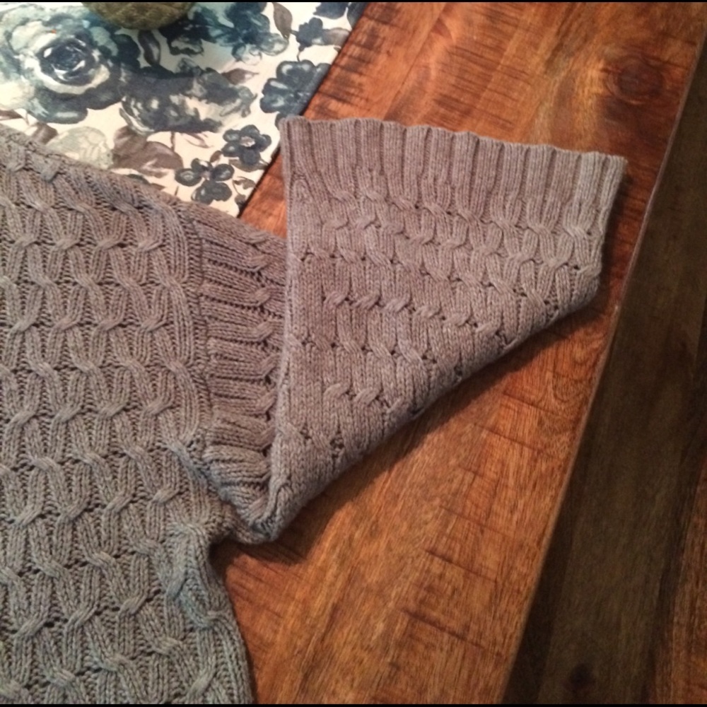 Sweater - Picture 2 of 3