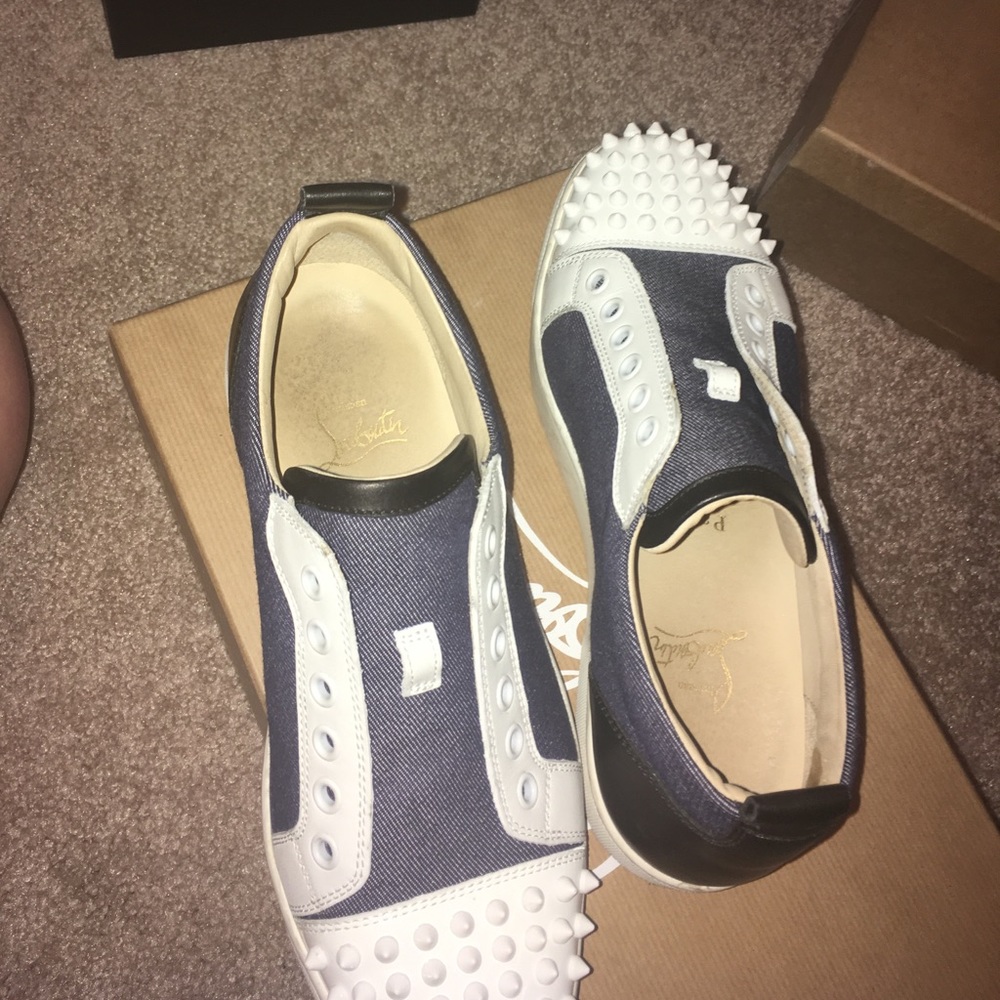 Sneakers - Picture 2 of 6