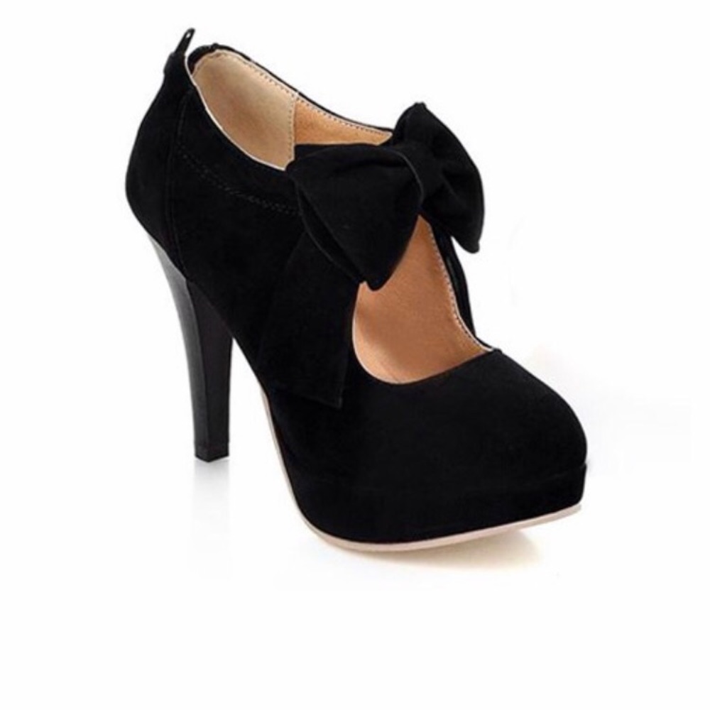 Black bow heels