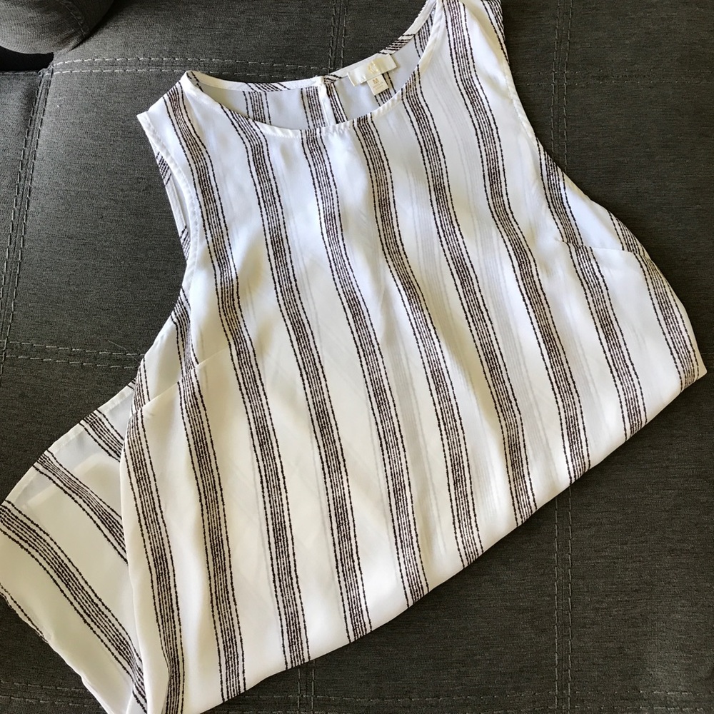 ⚡️CLOSET CLOSING⚡️HP🖤Top-White with Brown Stripes