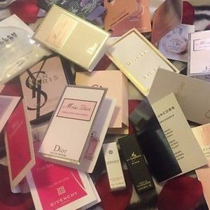 Bonus gift - deluxe makeup sample with all orders!