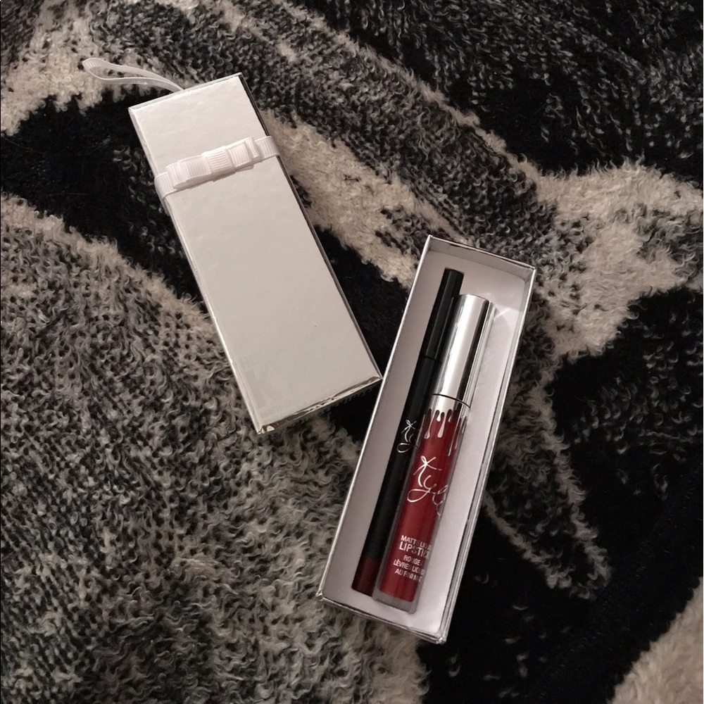 ✨ Kylie Cosmetics Holiday Lipkit ✨