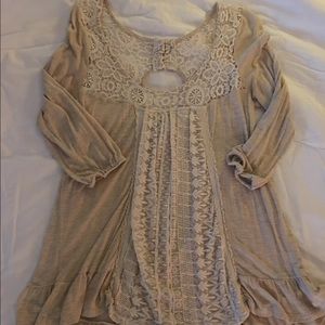 Size med top from specialty top! Cream tunic !