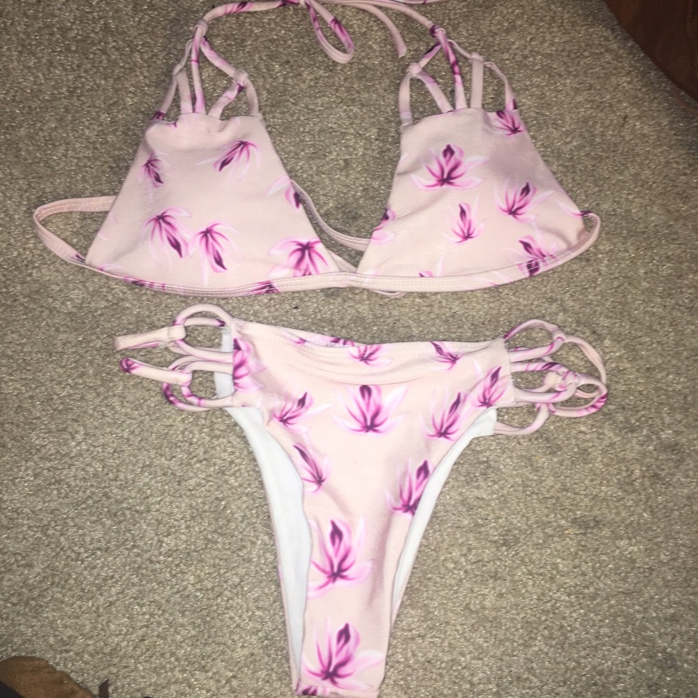 Acacia look alike swim set