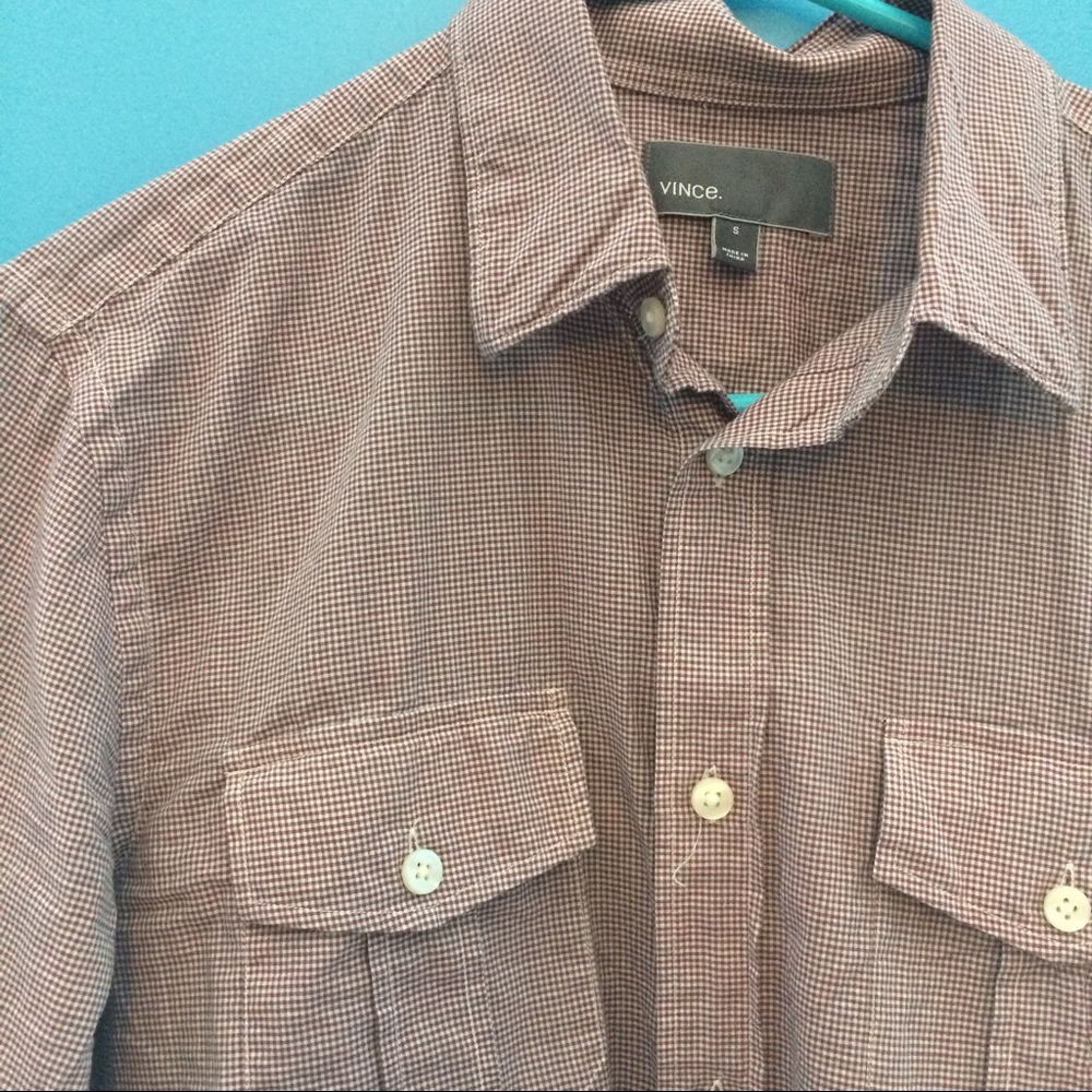 VINCE. BUTTON DOWN