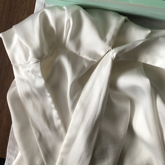Silk white tank blouse - Picture 3 of 3
