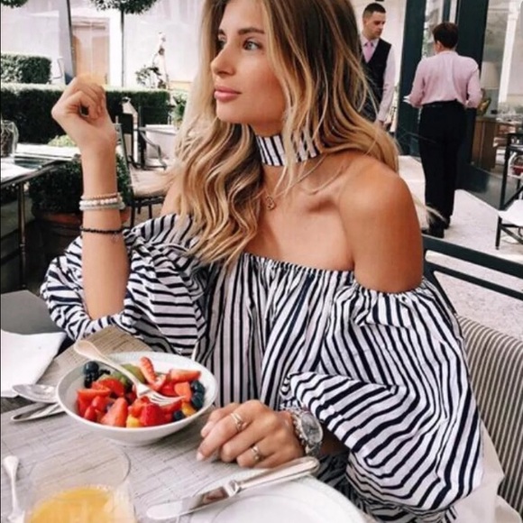 ⭐️Sexy Glam Off Shoulder Top⭐️ - Picture 4 of 8