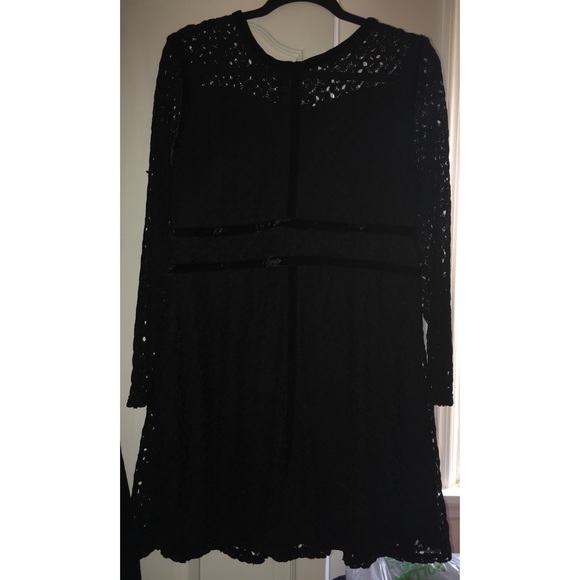 Black Velvet Lace Dress - Picture 2 of 4