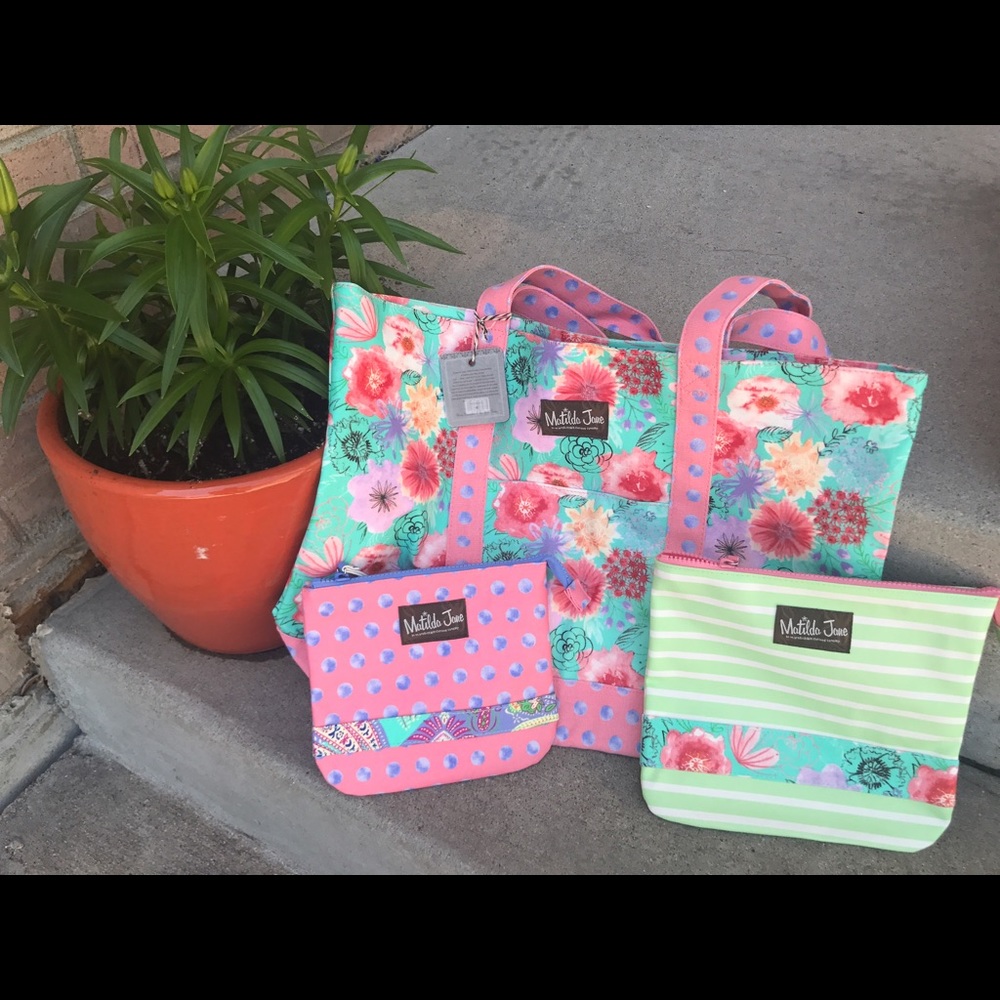 Matilda Jane tote, weekender bag with 2 bonus bags