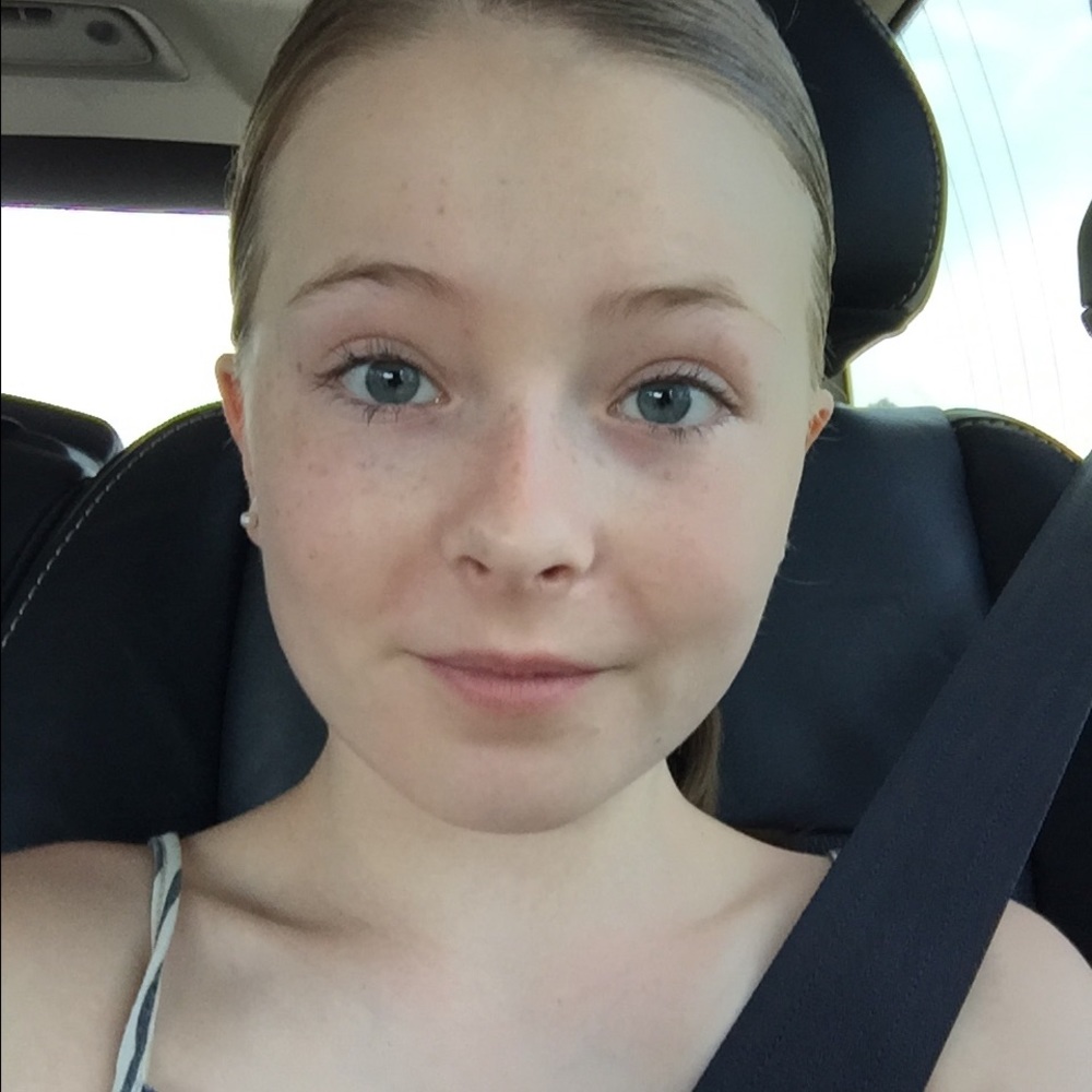 Meet your Posher, Courtney