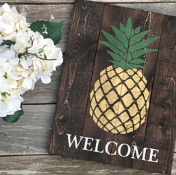 Meet Your Posher, Rachel ! - Picture 2 of 3