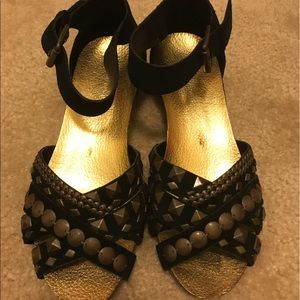 Vince Camuto black sandals