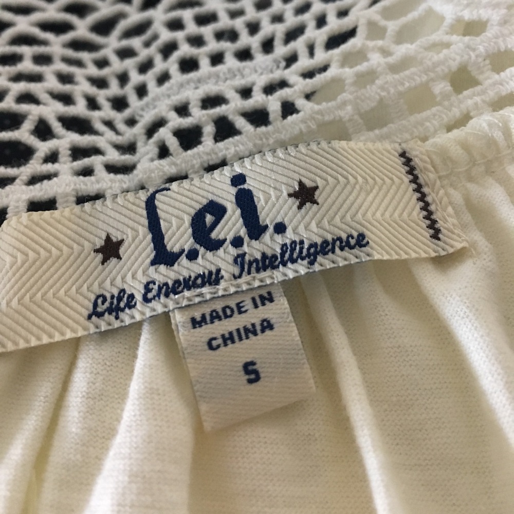 LEI cream lace blouse size S - Picture 4 of 7