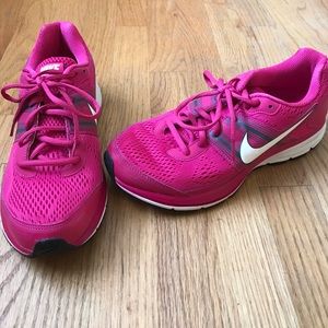 Nike Pink Fitsole 2 running shoes