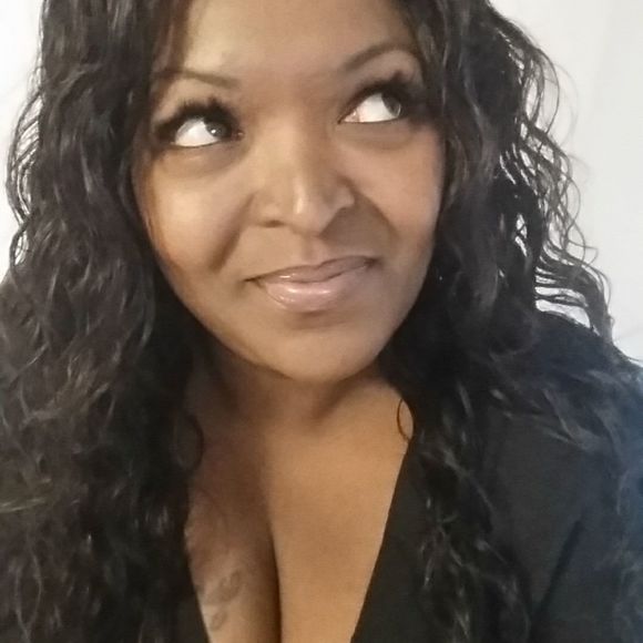 Meet your Posher, Cassandra - Picture 1 of 1