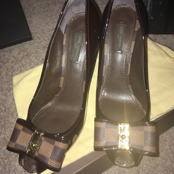 Louis Vuitton heels - Picture 1 of 3