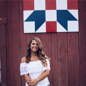 Meet your Posher, Bailey