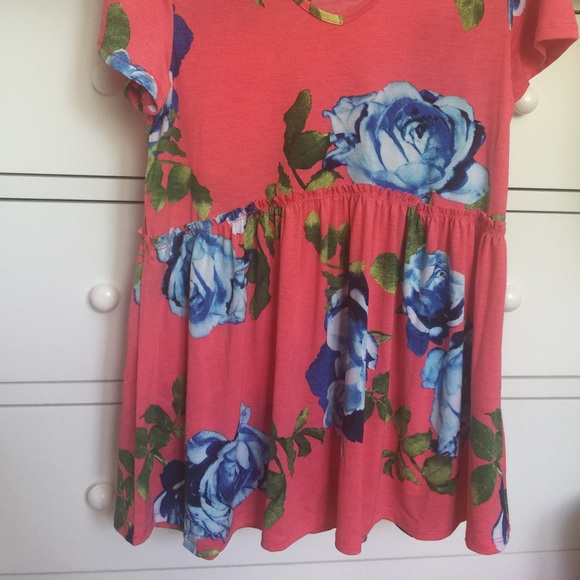 📍CLEARANCE 📍Gorgeous Salmon Floral Top - Picture 5 of 5