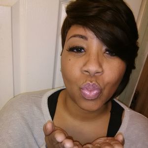 Meet your Posher, Joy