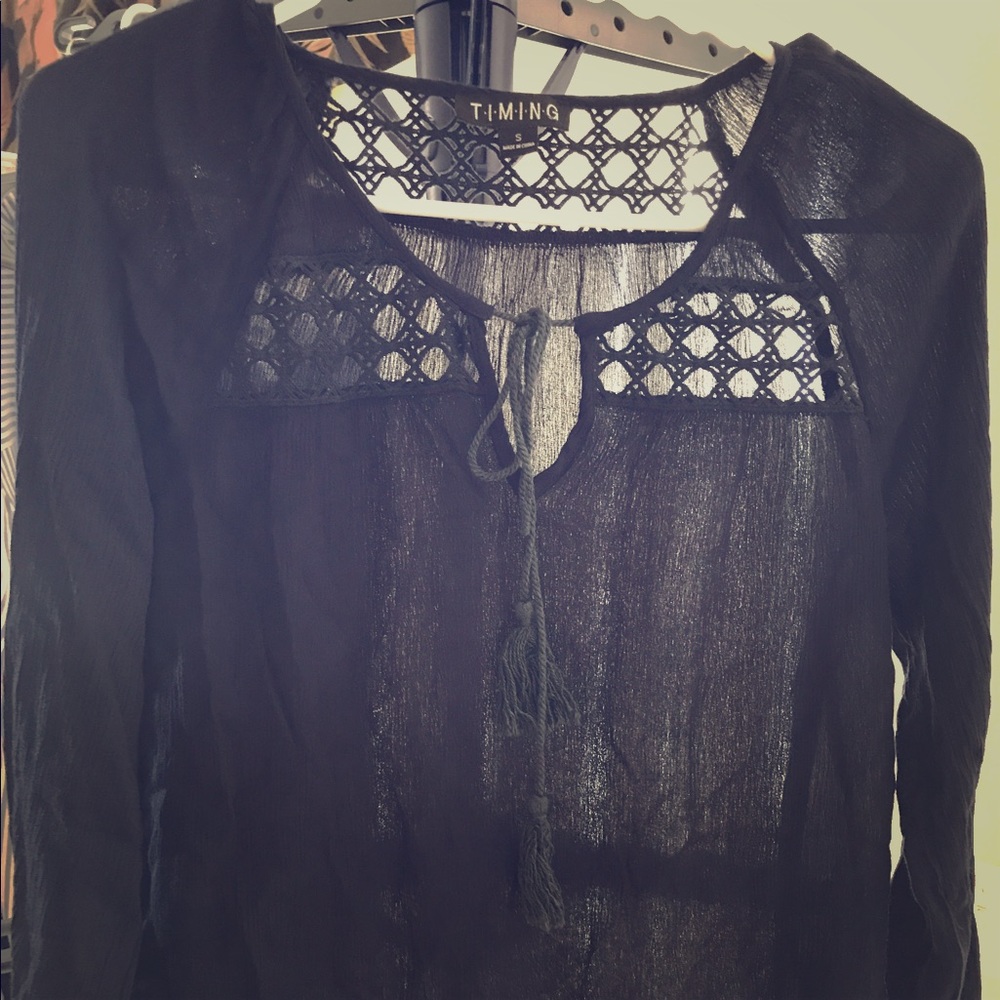 Blue keyhole top