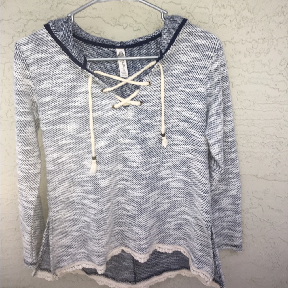 American Rag Pullover 💙 - Picture 2 of 6