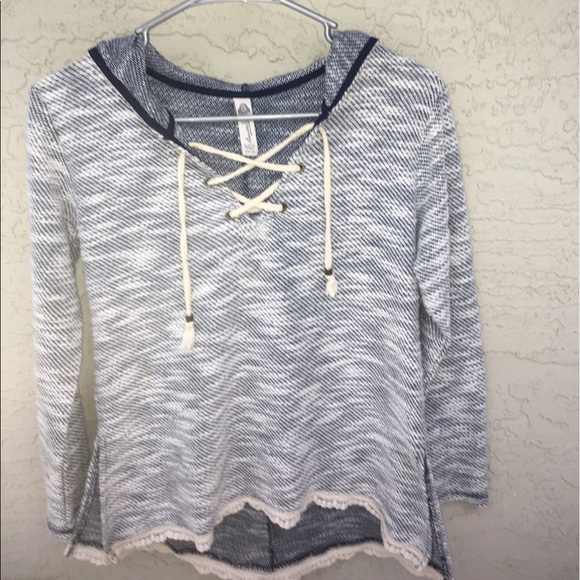 American Rag Pullover 💙 - Picture 2 of 6