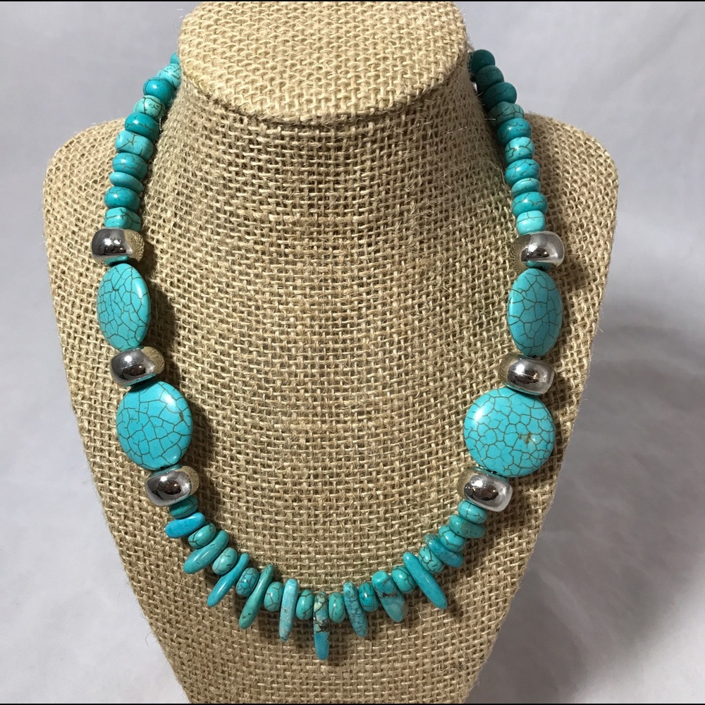 Turquoise Choker Style Necklace Silvertone Accents