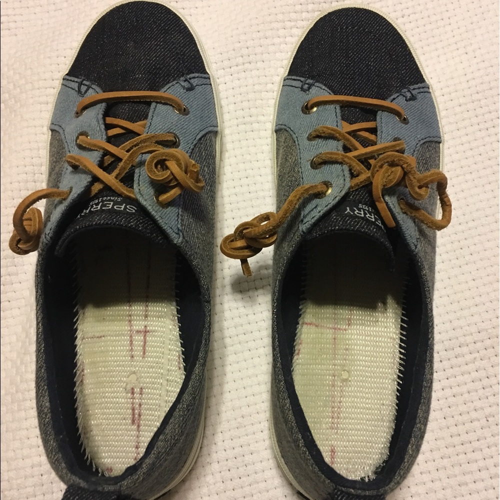 Sperry Boat Sneakers Blue Denim/raw hide laces!
