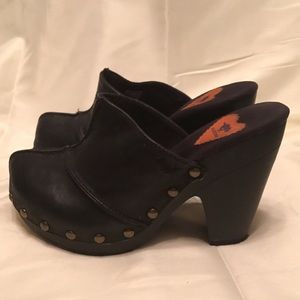 Black leather. Rocket dog clogs. Like new. Size 7