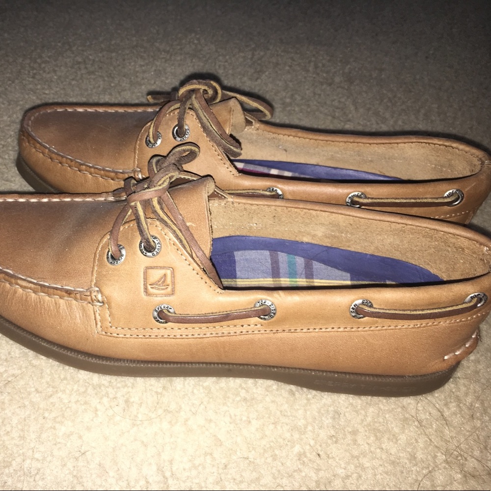NEVER WORN Sperry topsider boat shoes leather