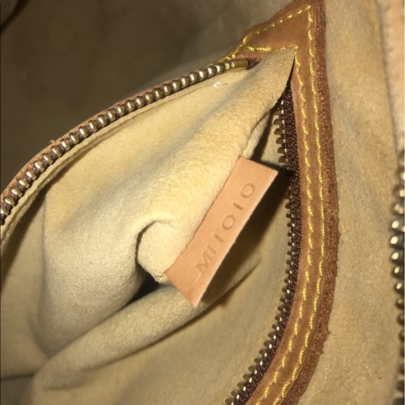 Authentic LV Looping MM - Picture 3 of 8