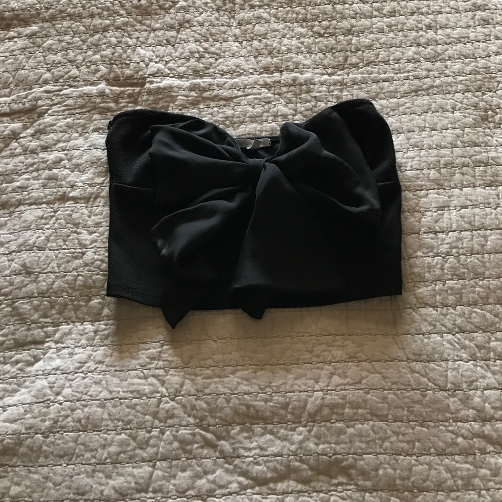 *SOLD* Black Crop Top