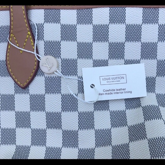 Fashion Handbag Tote - Picture 3 of 4