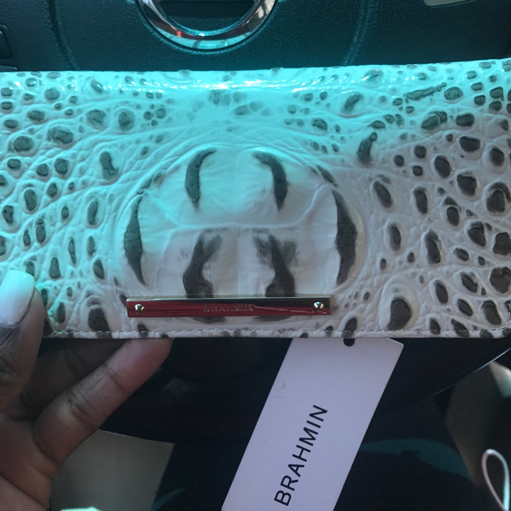 🚨🚨🚨PRICE DROP TODAY ONLY!!White Brahmin Wallet
