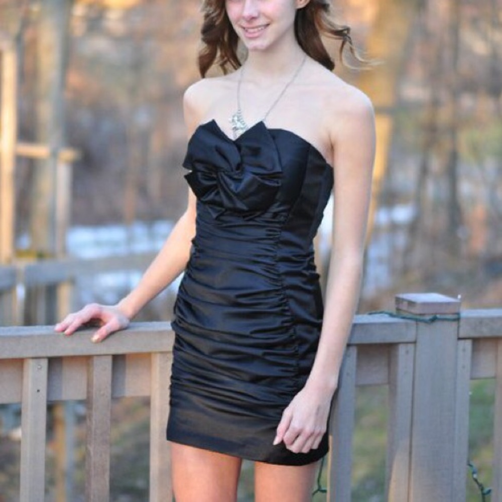 WORN ONCE Jessica McClintock black strapless dress