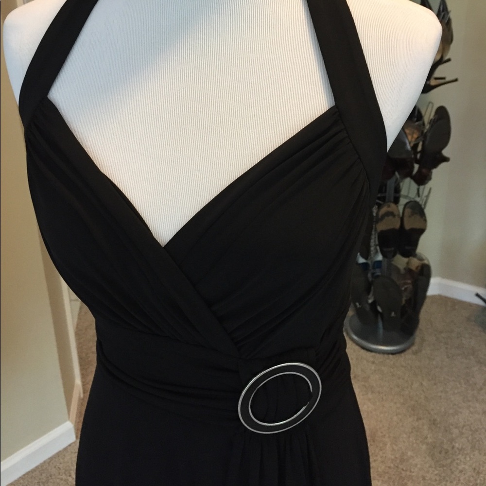 Halter dress with cinched waist with metal disc. - Picture 2 of 7