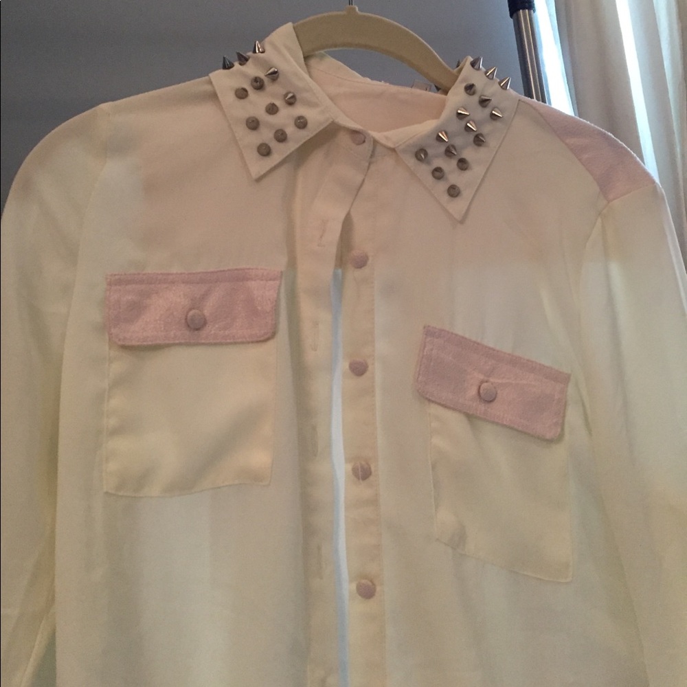 CREAM SPIKED TOP - Picture 2 of 8